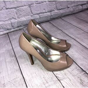 Candies patent leather womens sz 7 open toe high heels beige